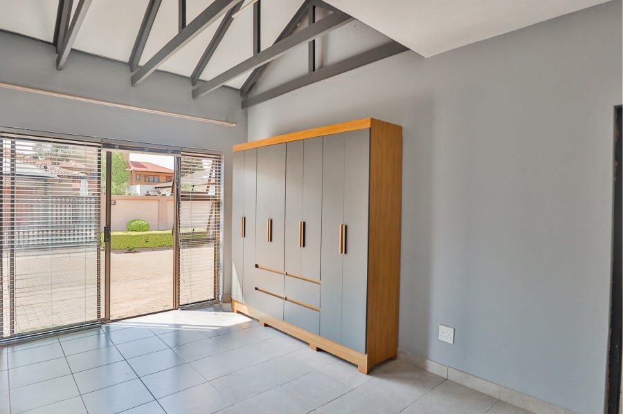 7 Bedroom Property for Sale in Melodie North West